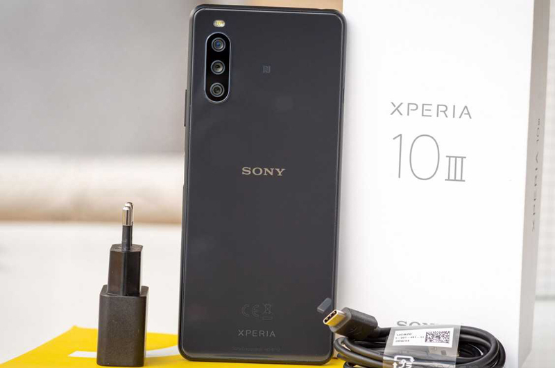 xperia-10-III-complect.jpg